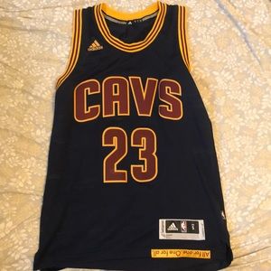 LeBron James away cleveland cavaliers jersey.